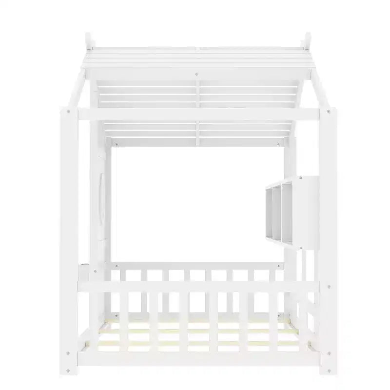 Lit cabane avec étagères, fenêtre et toit pour chambre d'enfant